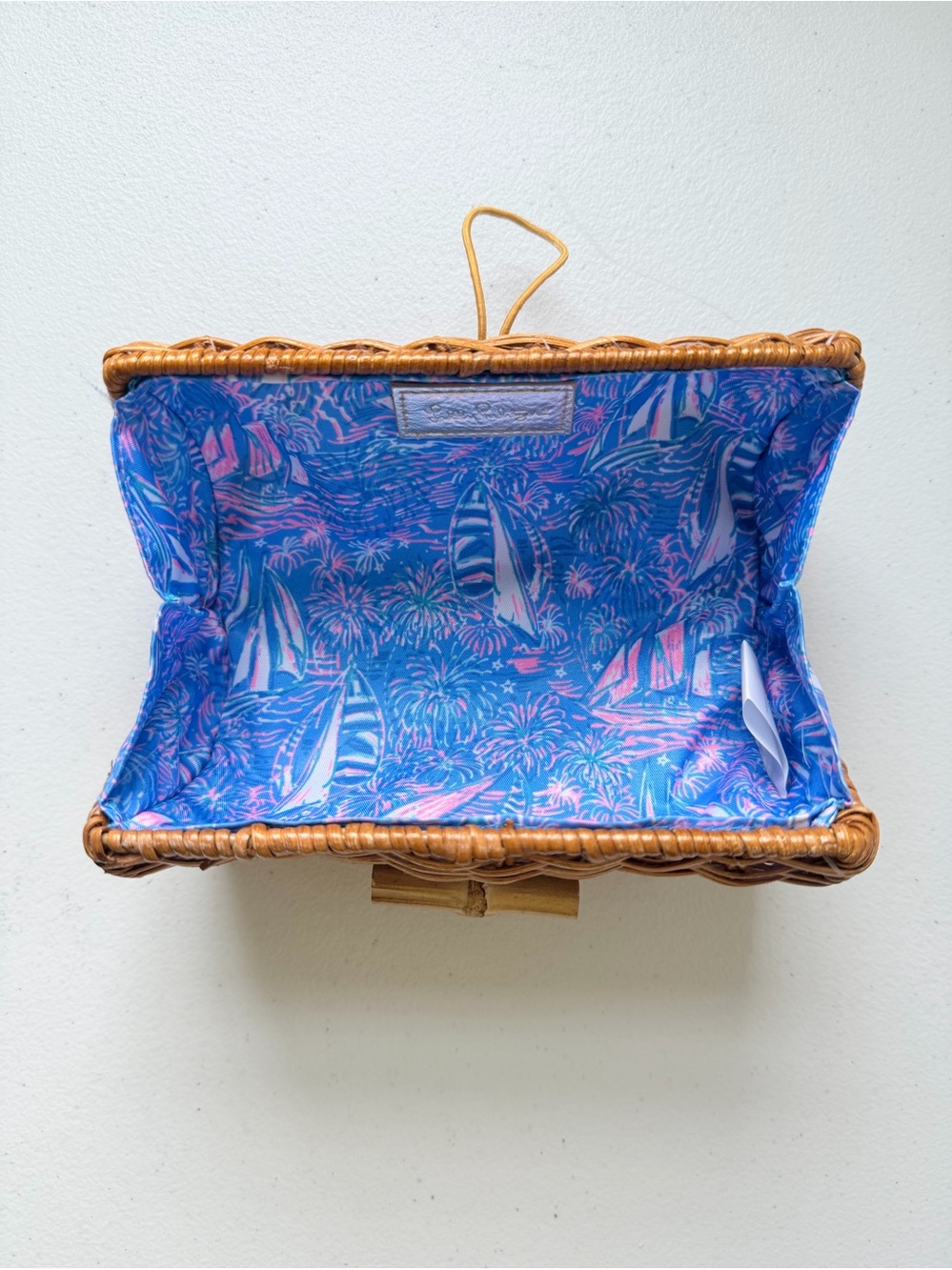 Lilly Pulitzer GWP Wicker Sunglass Case/Clutch
Boca Blue
It's a Sailabration - Picture 5 of 14